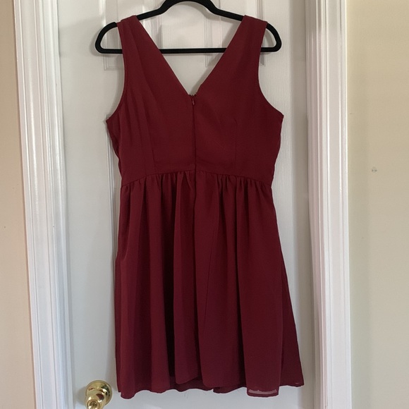 Doe & Rae Burgundy Pleated Dress - Picture 2 of 3